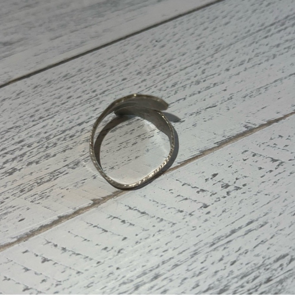 Vintage Abalone Shell Ring Size 9 - Picture 2 of 4